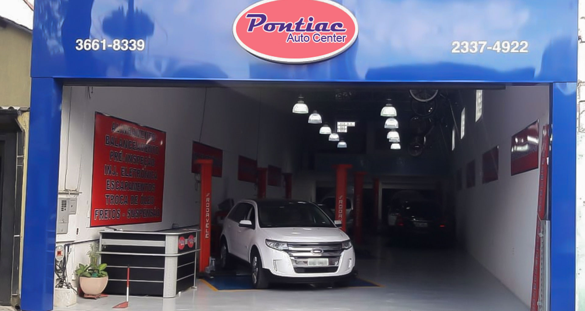 Vista da Oficina Mecânica da Pontiac Auto Center Vista da Oficina Mecânica da Pontiac Auto Center